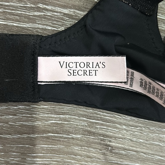 Victorias Secret Bra - Picture 3 of 4